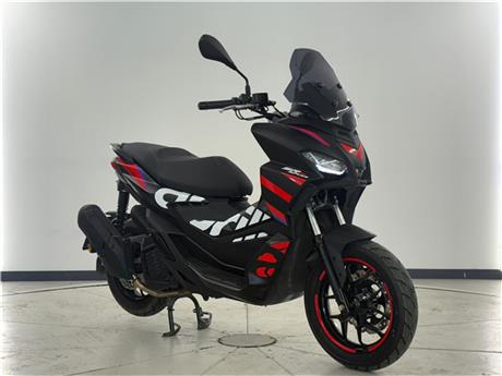 Aprilia SR GT 200