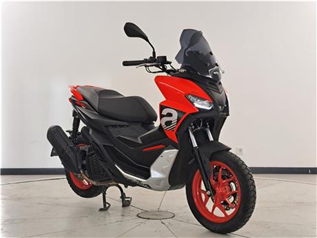 Aprilia SR GT 200