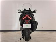 Kymco AK 550