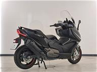 Kymco AK 550